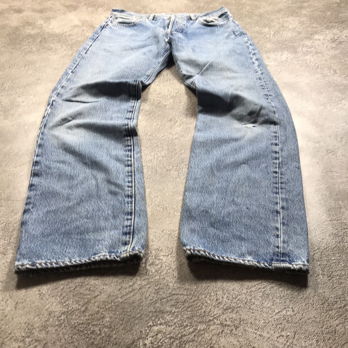 Vintage Vintage 90s Levis Baggy Distressed Thrashed Jeans Grunge 30 Size US 30 / EU 46 - 1 Thumbnail