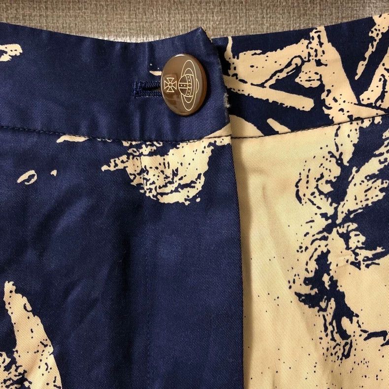 Vivienne Westwood Vivienne Westwood Size1 Classic oil painting of a man in a Size 27" / US 4 / IT 40 - 3 Thumbnail
