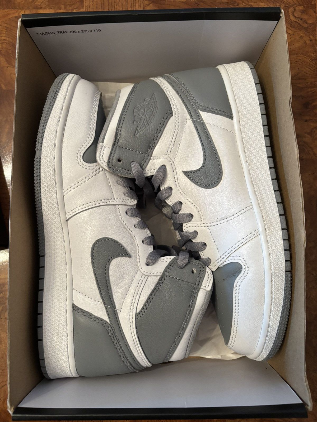 Jordan Brand Air Jordan 1 Retro High OG GS ‘Stealth' Size US 7 / EU 40 - 9 Thumbnail