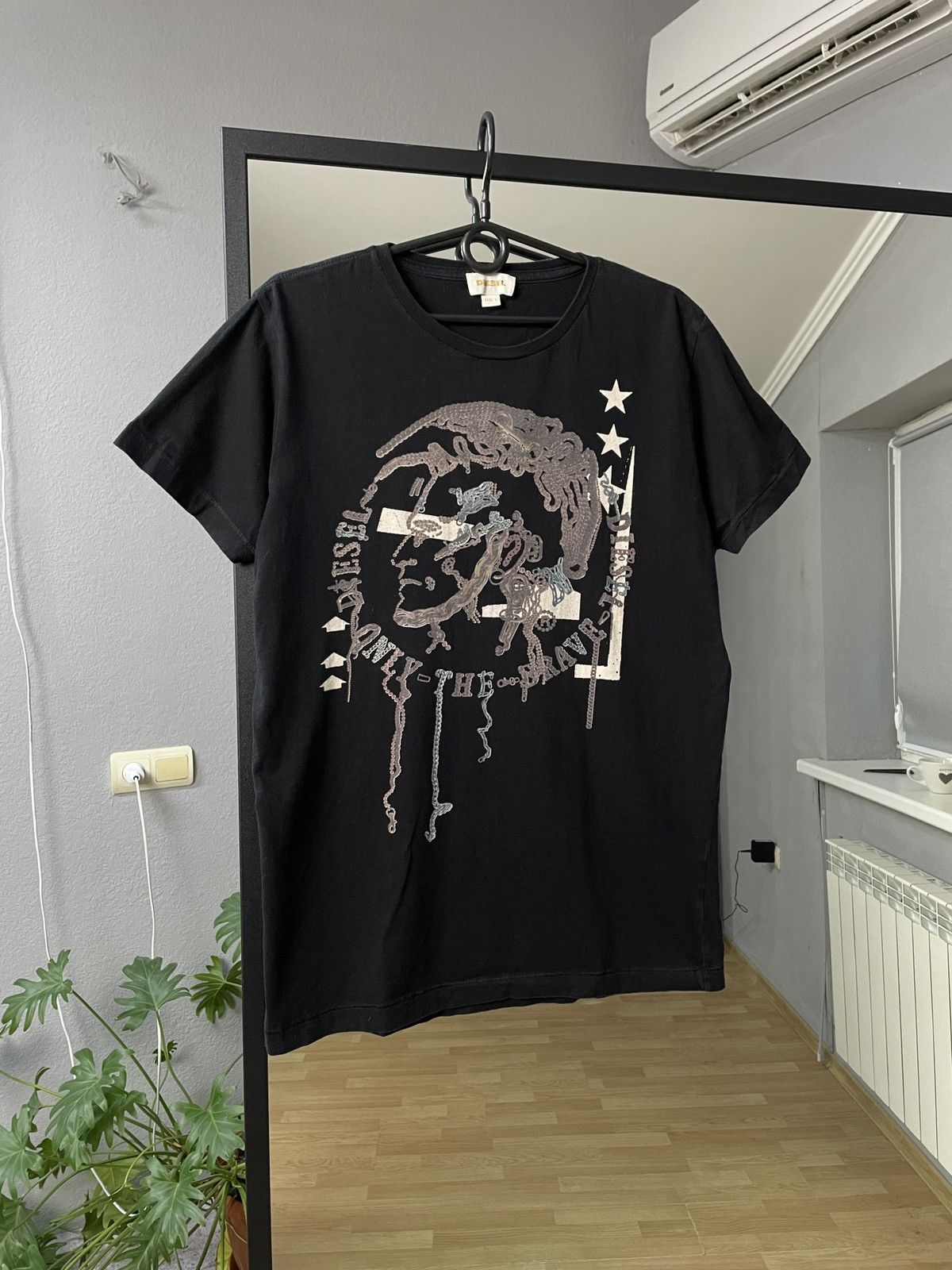 Diesel Vintage Diesel T-Shirt Avantgarde Style Big Logo Tee Size US M / EU 48-50 / 2 - 1 Thumbnail