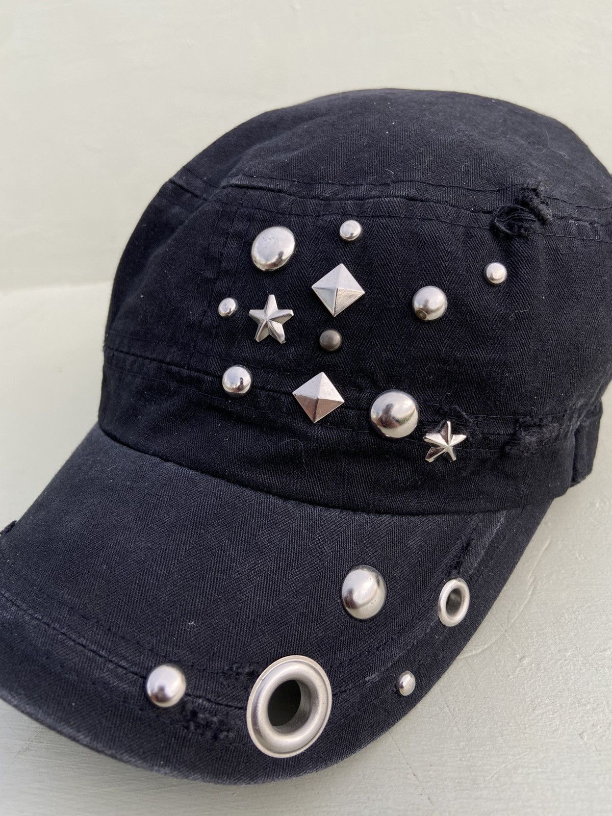 If Six Was Nine 2000s punk studded star with button patrol hat Size ONE SIZE - 2 Thumbnail