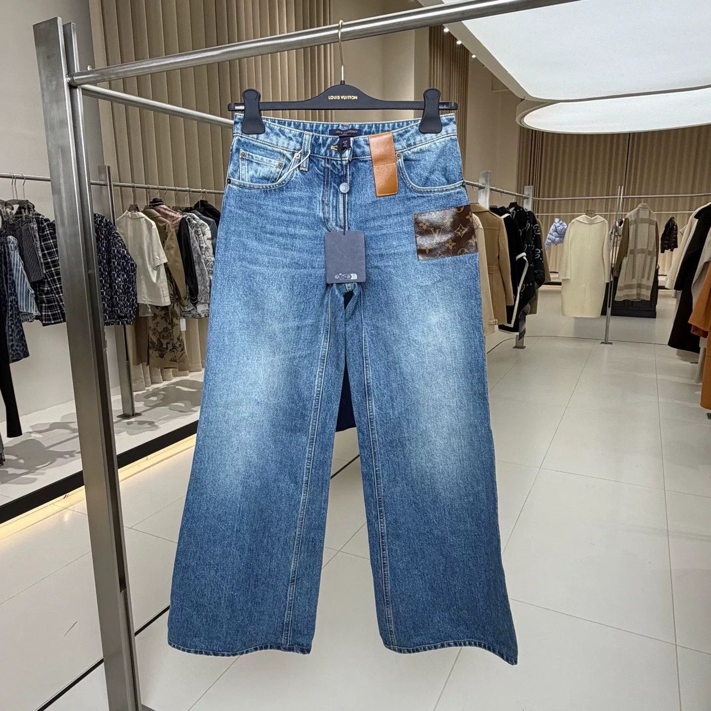 Louis Vuitton Louis Vuitton Blue Denim Jeans 34 Size US 34 / EU 50 - 1 Thumbnail