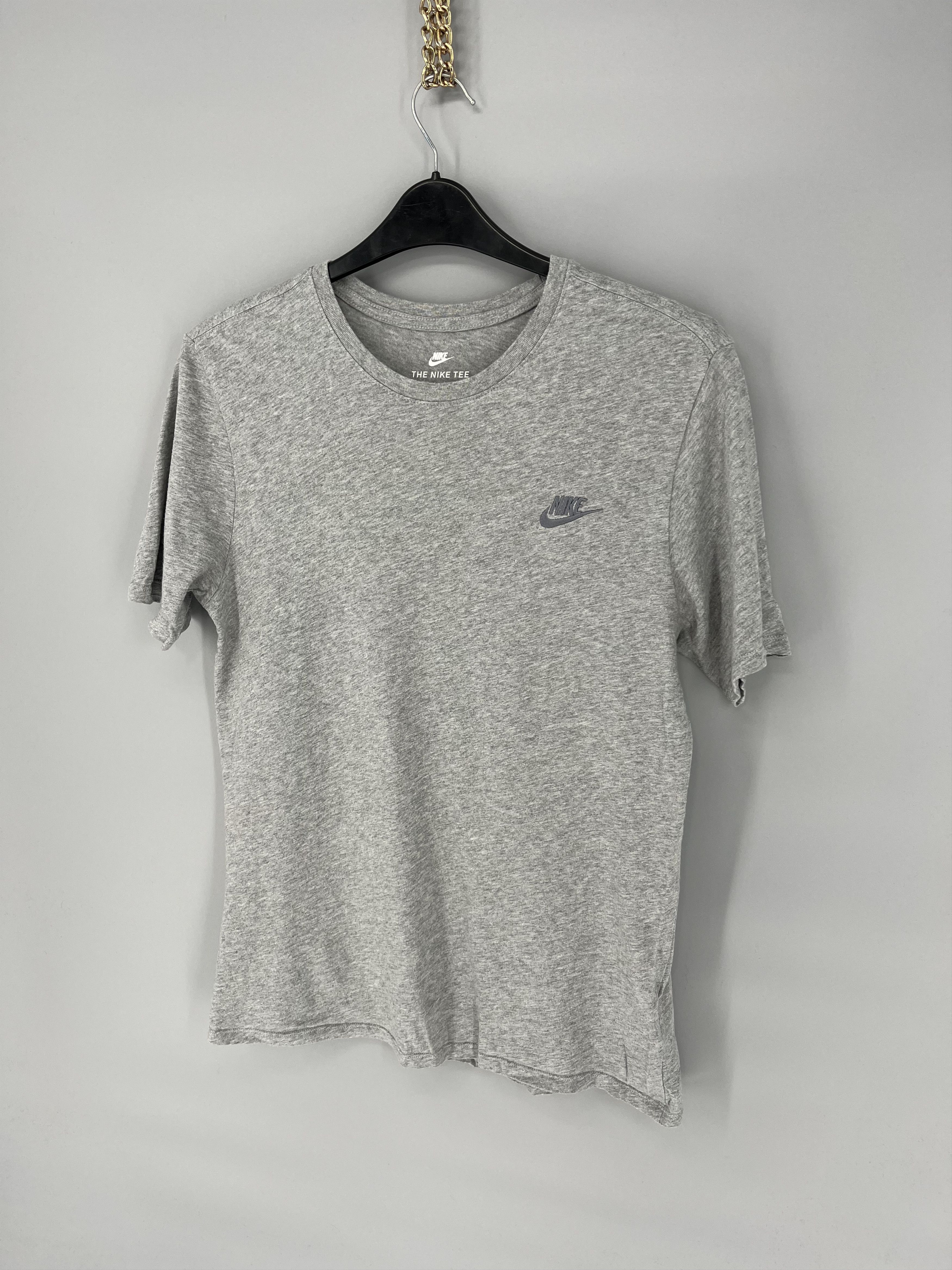 Nike Vintage 90s Nike Tee Streetwear Centre Swoosh Y2K Style Size US M / EU 48-50 / 2 - 3 Thumbnail