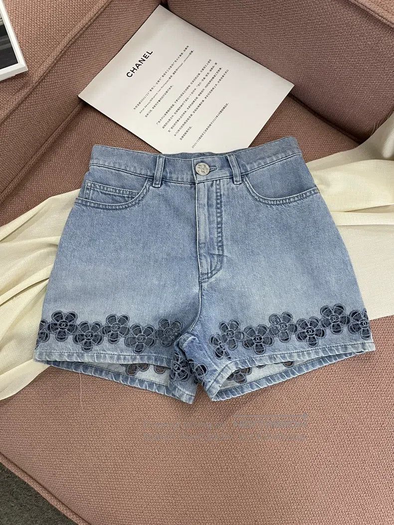 Chanel Chanel 24P hollow flower high-waisted shorts Size 42" / US 20 - 1 Thumbnail