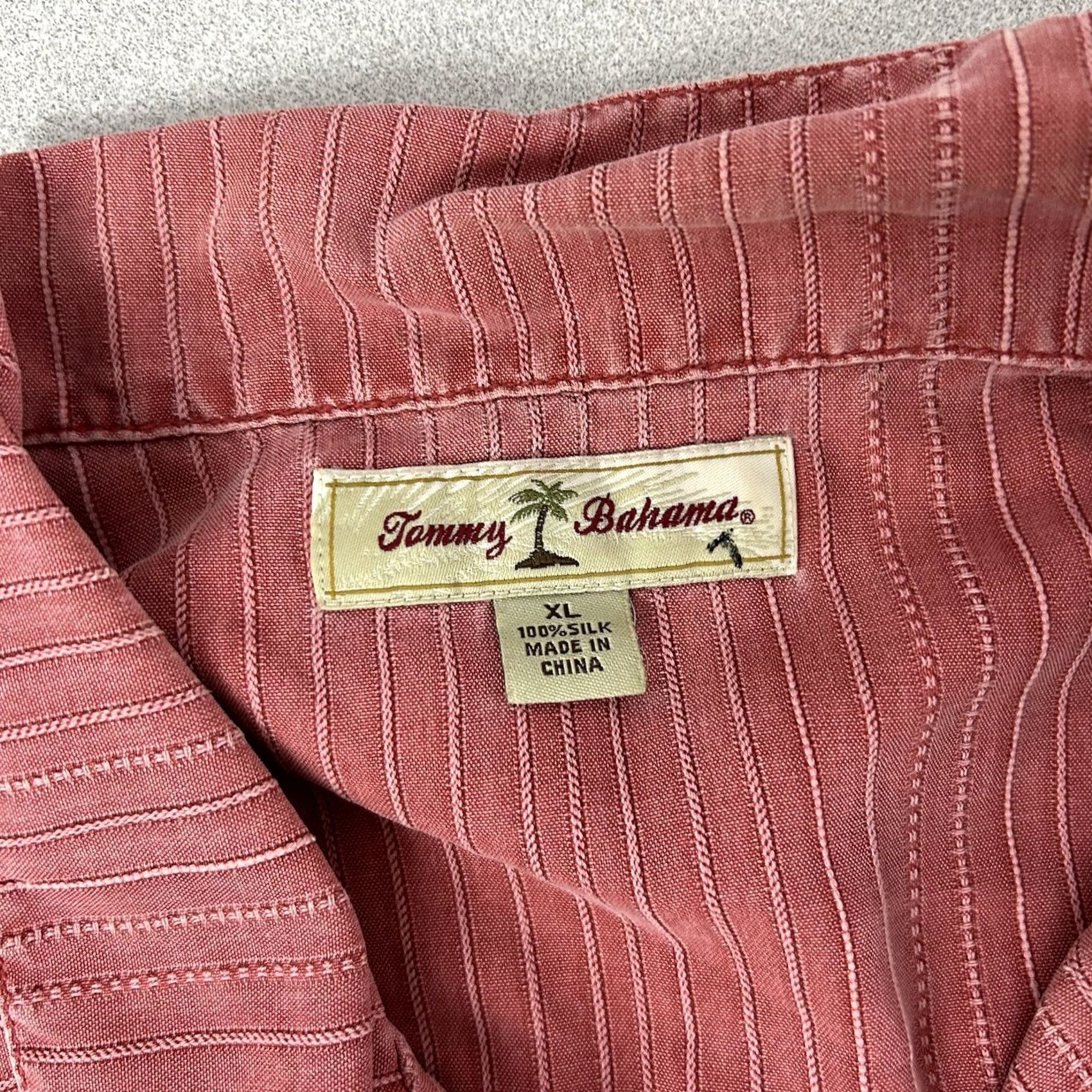 Tommy Bahama Tommy Bahama Shirt Mens XL Silk Pink Floral Print Hawaiian Beach Tropical 100% Silk Short Sleeve Button-Up Size US XL / EU 56 / 4 - 3 Thumbnail