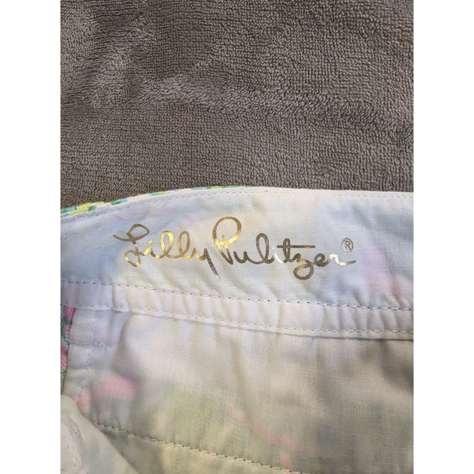 Lilly Pulitzer VINTAGE Lilly Pulitzer The Walsh Shorts Floral Green & Pink 3" Inseam Women's Size 2 Size 26" / US 2 / IT 38 - 6 Thumbnail