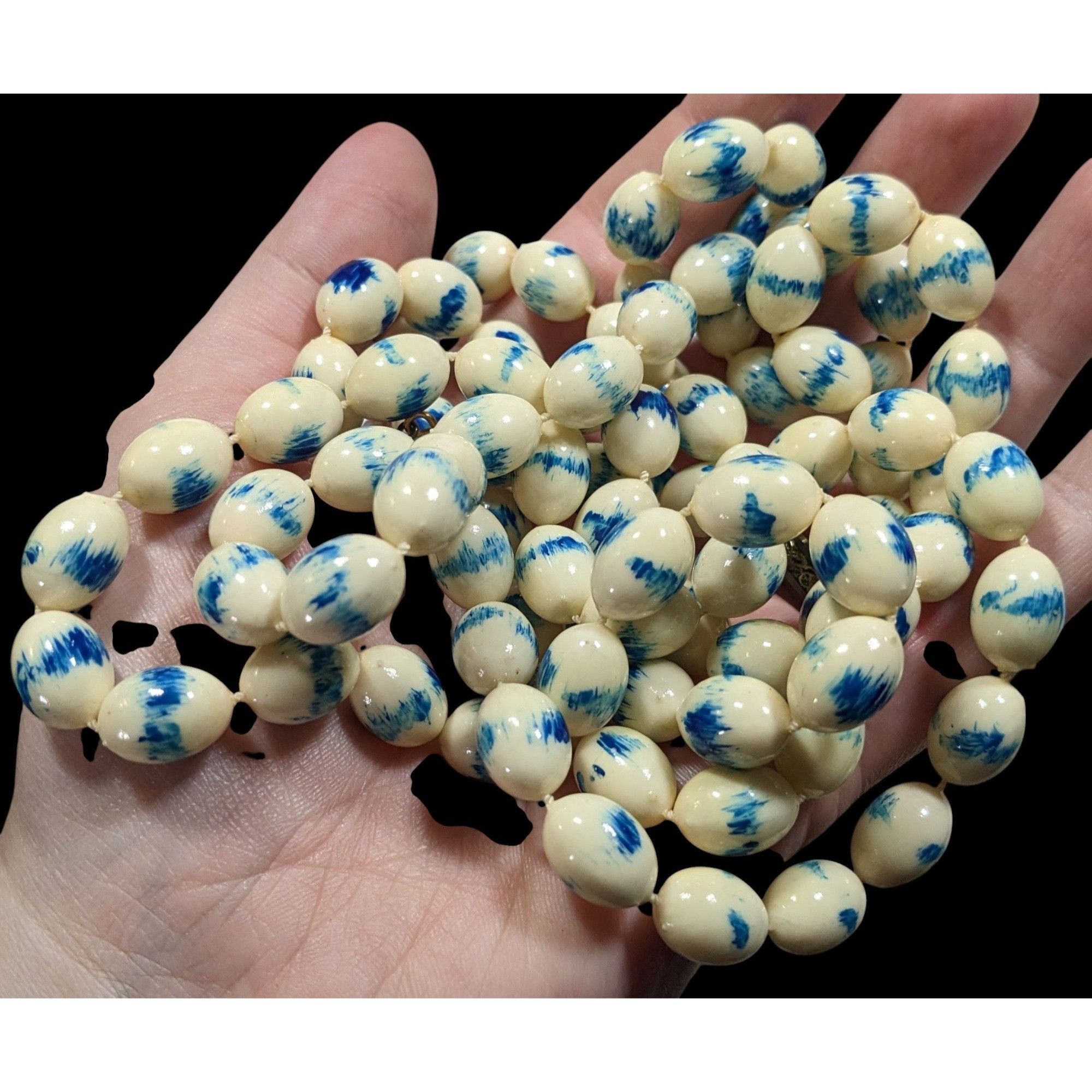 Other Vintage Hand Painted Acrylic Blue And White Beaded Necklace Size ONE SIZE - 4 Thumbnail