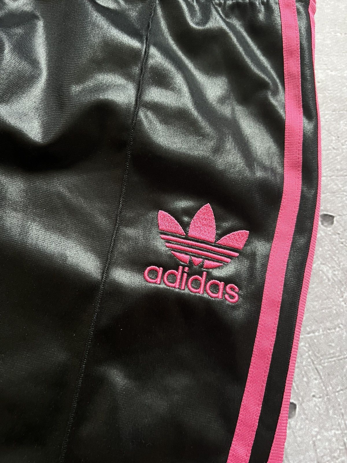 Adidas Adidas Black Pink Shiny Tracksuit Pants Size 38 Women Size 28" / US 6 / IT 42 - 3 Thumbnail