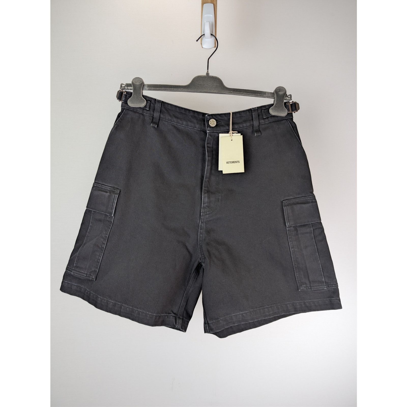 Vetements o1rshd1 Cargo Shorts in Black Size US 30 / EU 46 - 10 Thumbnail