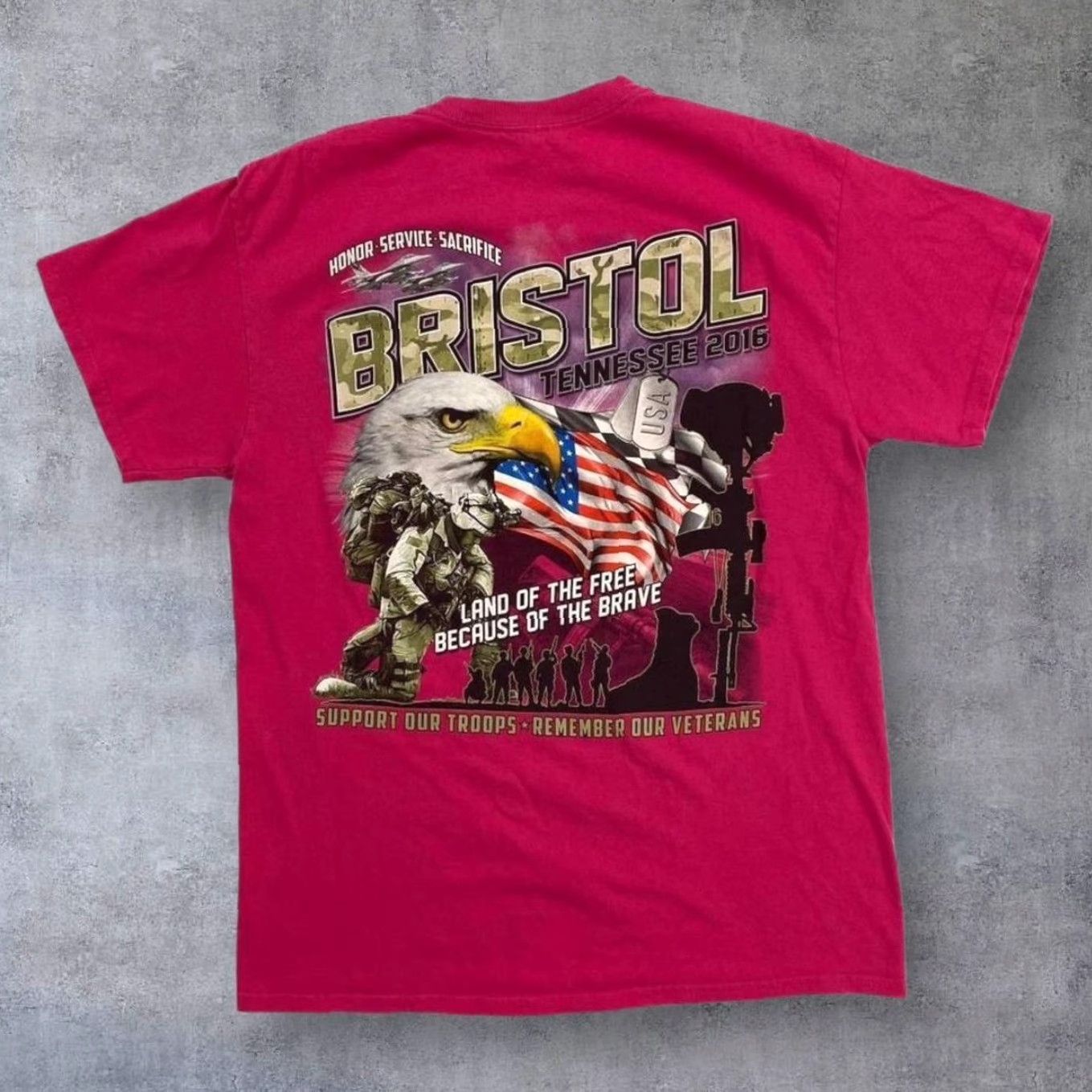 Gildan Bristol Tennessee “Support Our Troops” Military Army Pink Graphic T-Shirt Medium Men Short Sleeve Round Neck Cotton Graphic print front back 90s? Size US M / EU 48-50 / 2 - 2 Thumbnail