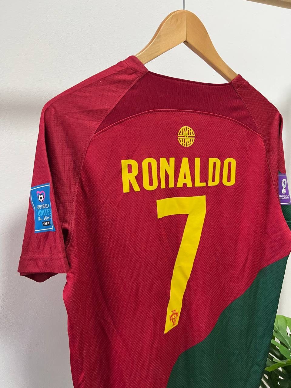 Nike NIKE PORTUGAL #7 RONALDO AWAY SOCCER JERSEY SZ M Size US M / EU 48-50 / 2 - 4 Thumbnail