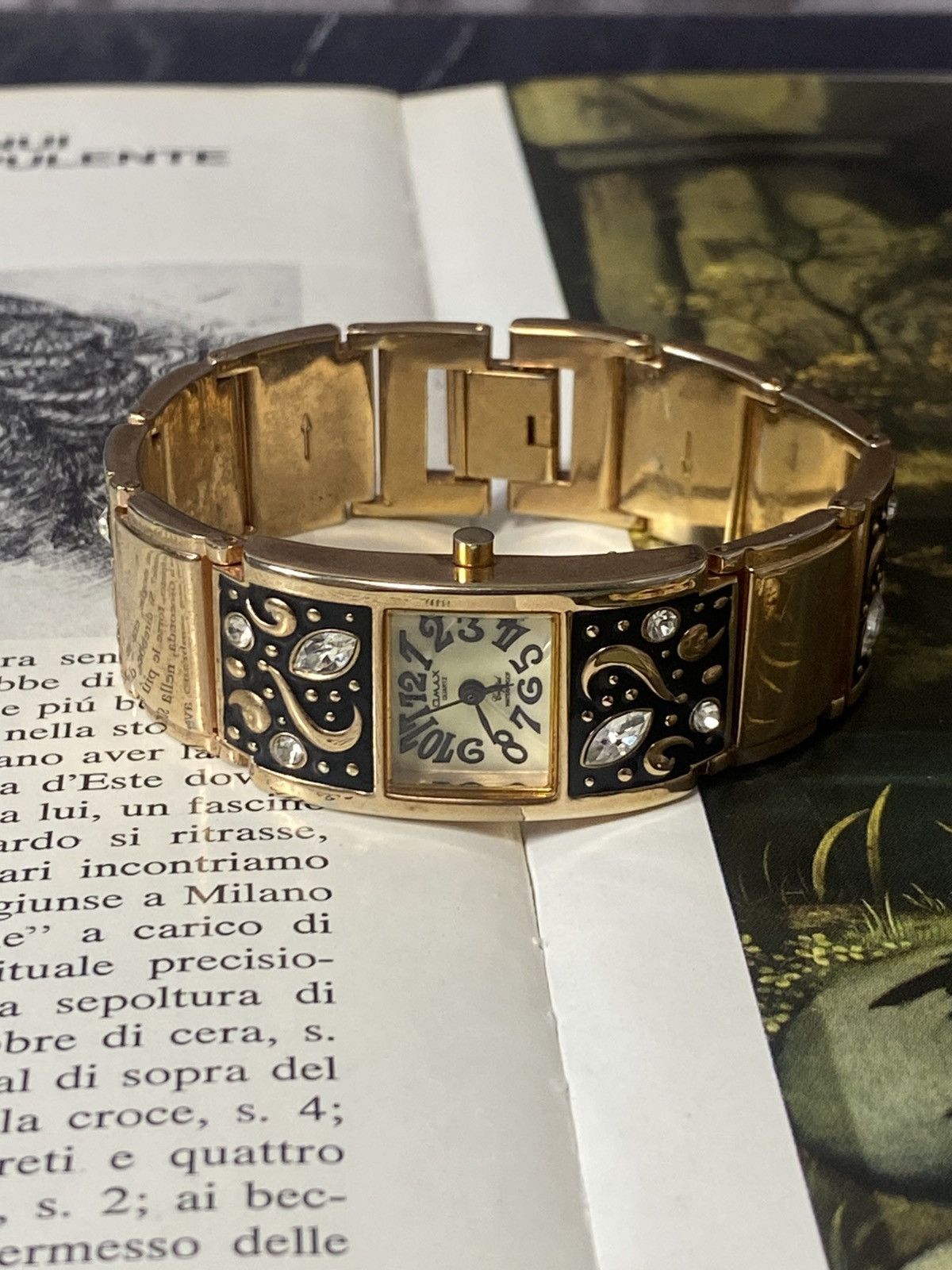 Japanese Brand Very Rare Futuristic OMAX JES 140 Crystal Watch Size ONE SIZE - 1 Thumbnail