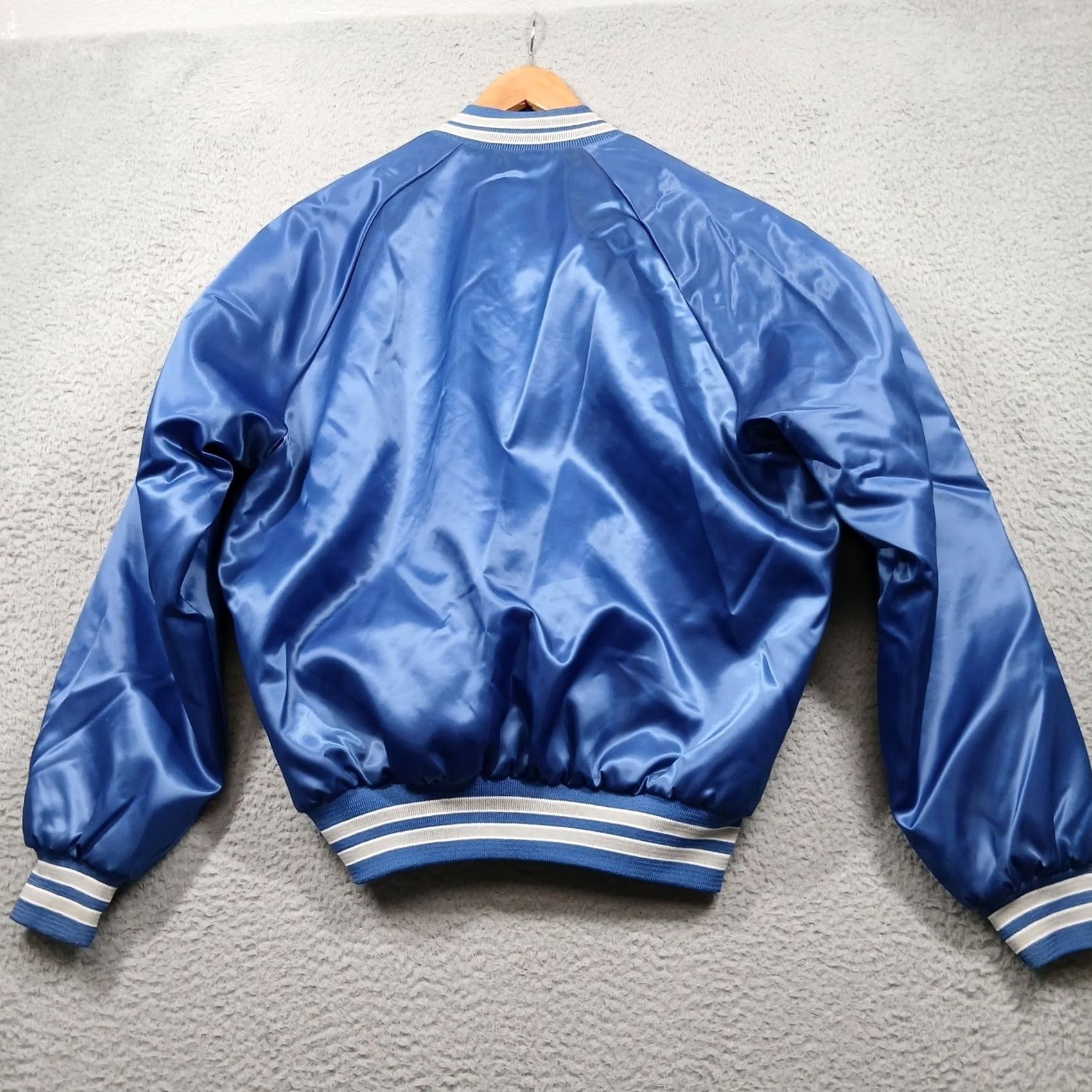 Chalk Line VINTAGE Chalk Line Detroit Lions Satin Bomber Jacket Mens XL Blue EUC Size US XL / EU 56 / 4 - 3 Thumbnail