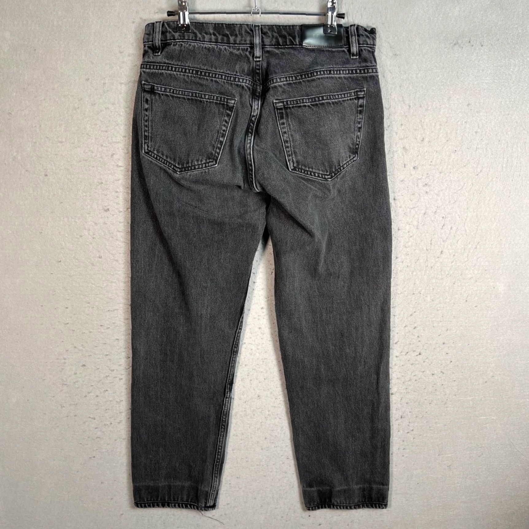 Frame FRAME Jeans Womens Size 30 Black High-Rise Straight Leg 100% Cotton Denim Vintage No – 5-Pocket Design Inseam 27 in Adult Womens Straight Jeans Boys? Size 30" / US 8 / IT 44 - 2 Thumbnail