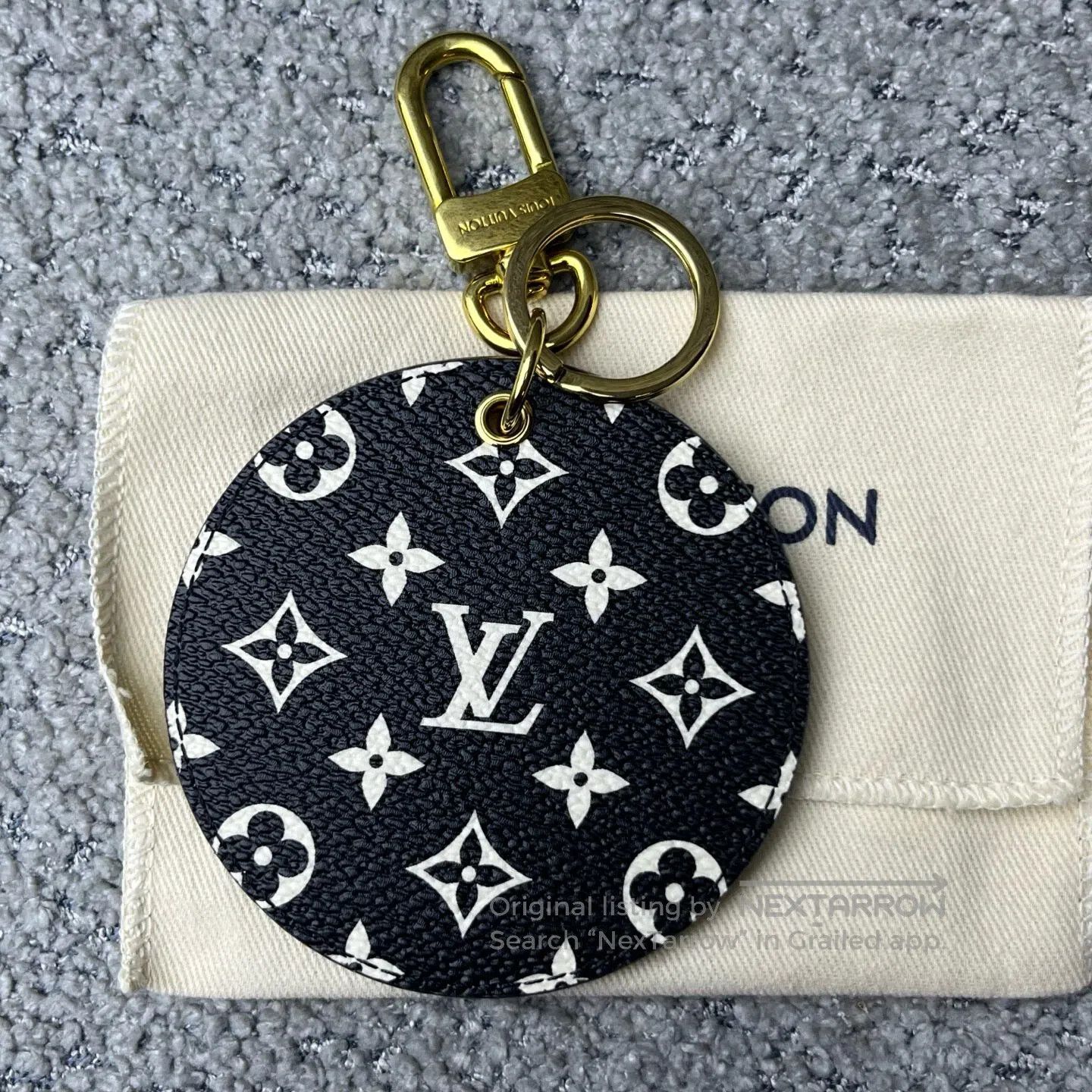 Louis Vuitton Louis Vuitton Fashionable, trendy keychain| Size ONE SIZE - 3 Thumbnail