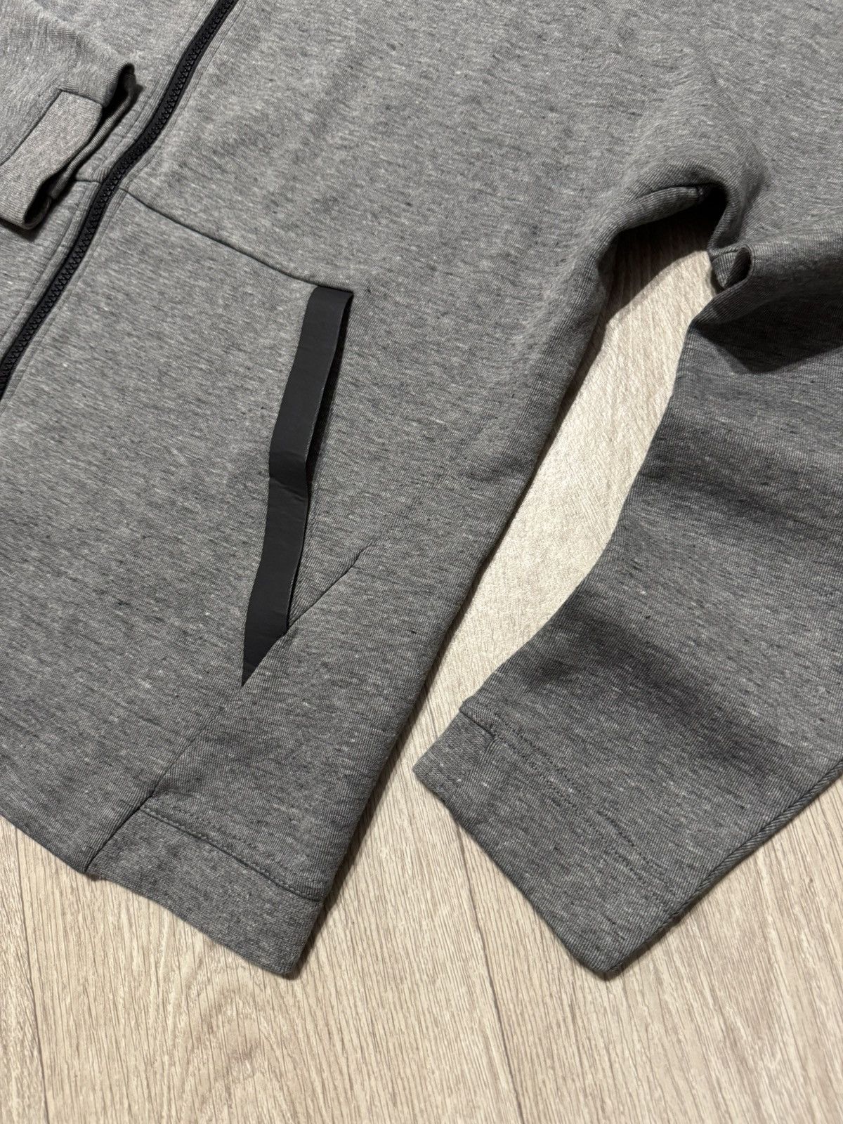Nike 🔷Women’s Nike Tech Fleece Bomber Jacket🔷 Size M / US 6-8 / IT 42-44 - 2 Thumbnail