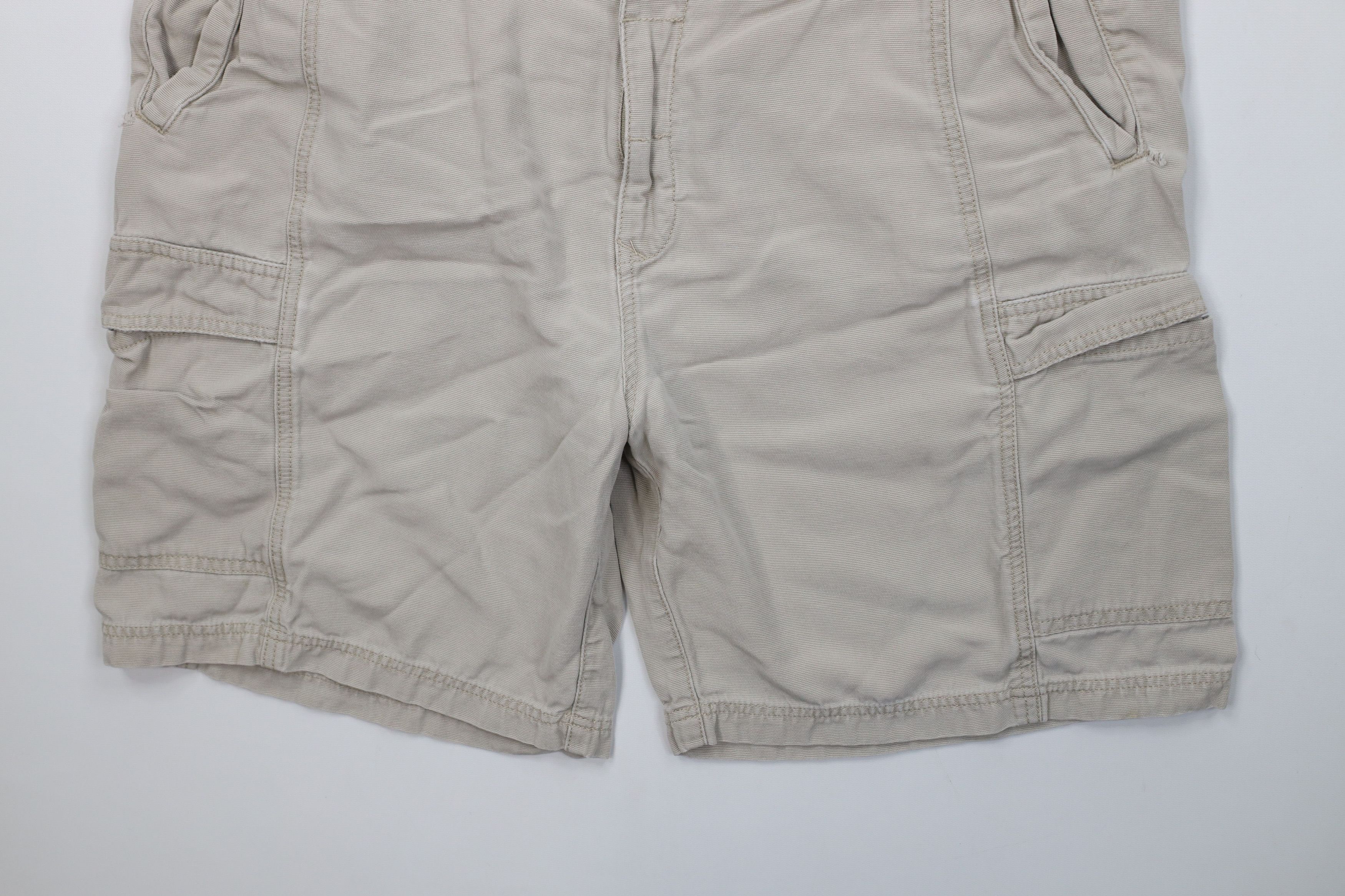 Tommy Bahama Vintage Tommy Bahama Relax Above Knee Cargo Shorts Beige Size US 38 / EU 54 - 4 Thumbnail