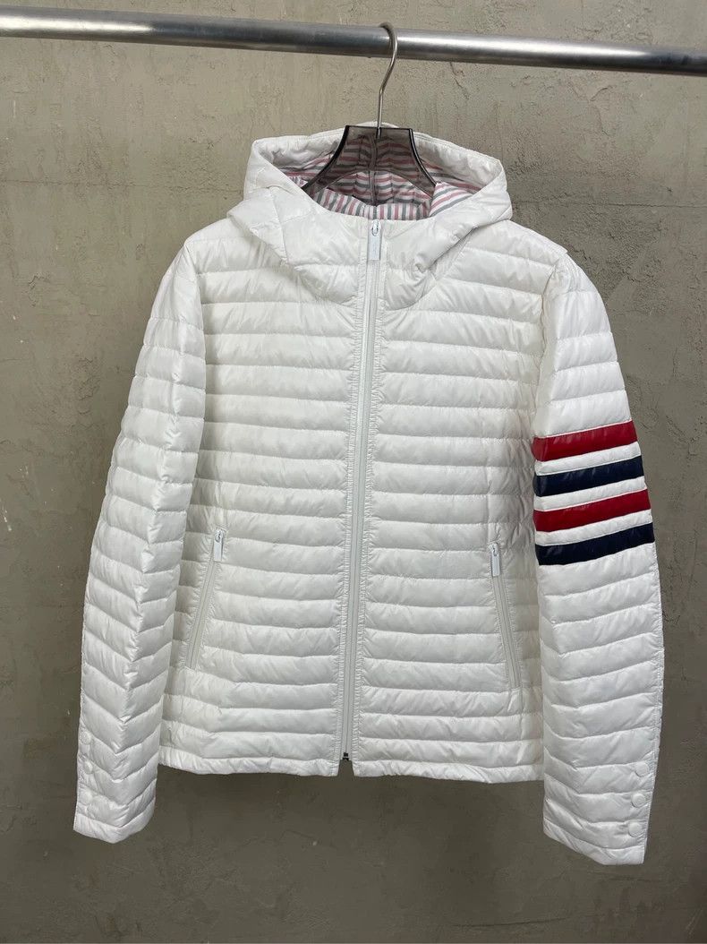 Thom Browne Thom browne White striped four-stripe hooded down jacket 25 Size US S / EU 44-46 / 1 - 1 Thumbnail