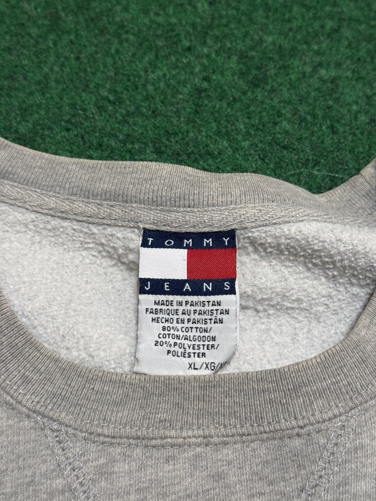 Tommy Hilfiger Tommy Hilfiger Vintage Boxy 90s Y2K XL Sweatshirt 25x28 Size US XL / EU 56 / 4 - 3 Thumbnail