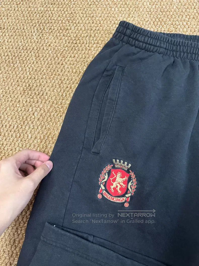Balenciaga Balenciaga size L Manchester United embroidered logo lette Size US 27 - 3 Thumbnail
