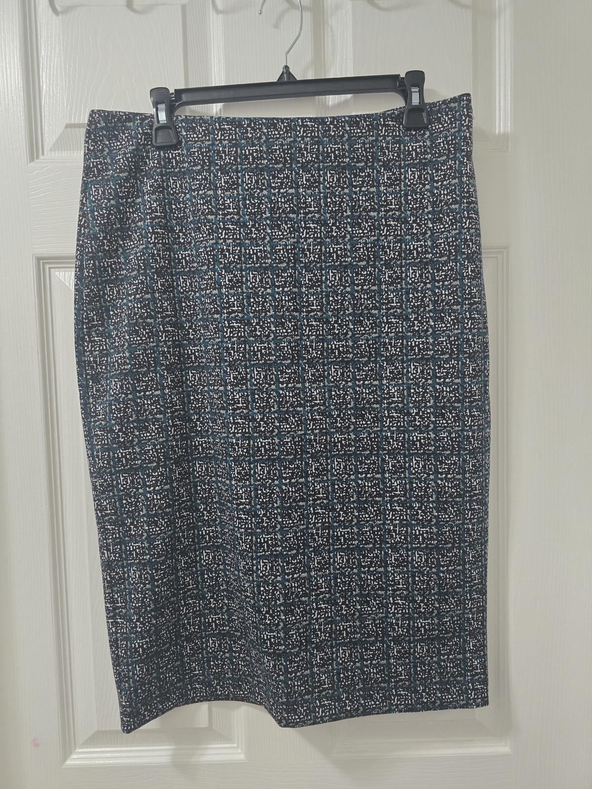 Covington Covington Women's Patterned Pencil Skirt with Back Zipper Size 32" / US 10 / IT 46 - 1 Thumbnail