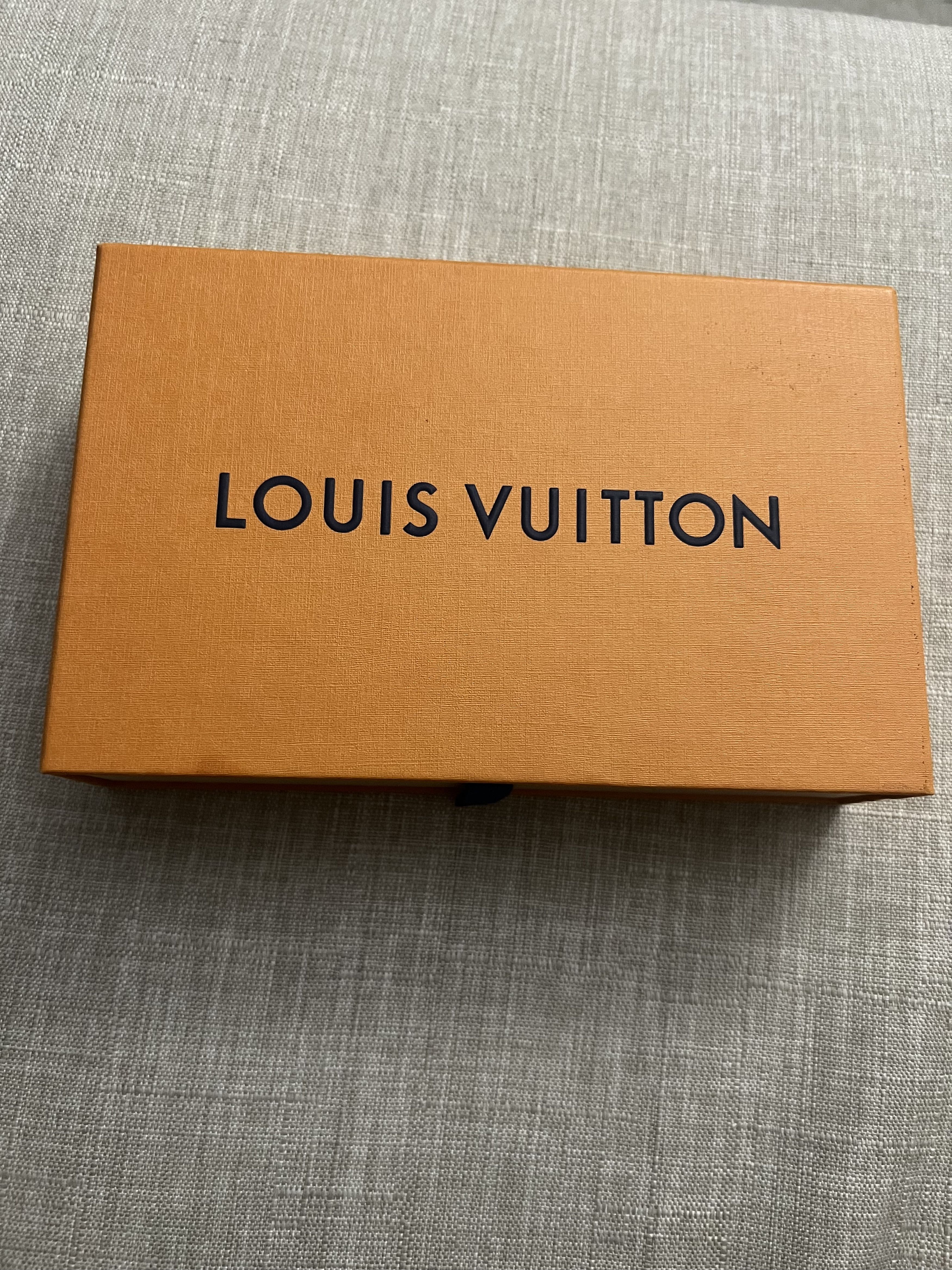 Louis Vuitton LV Mini Pochette Bag Size ONE SIZE - 1 Thumbnail