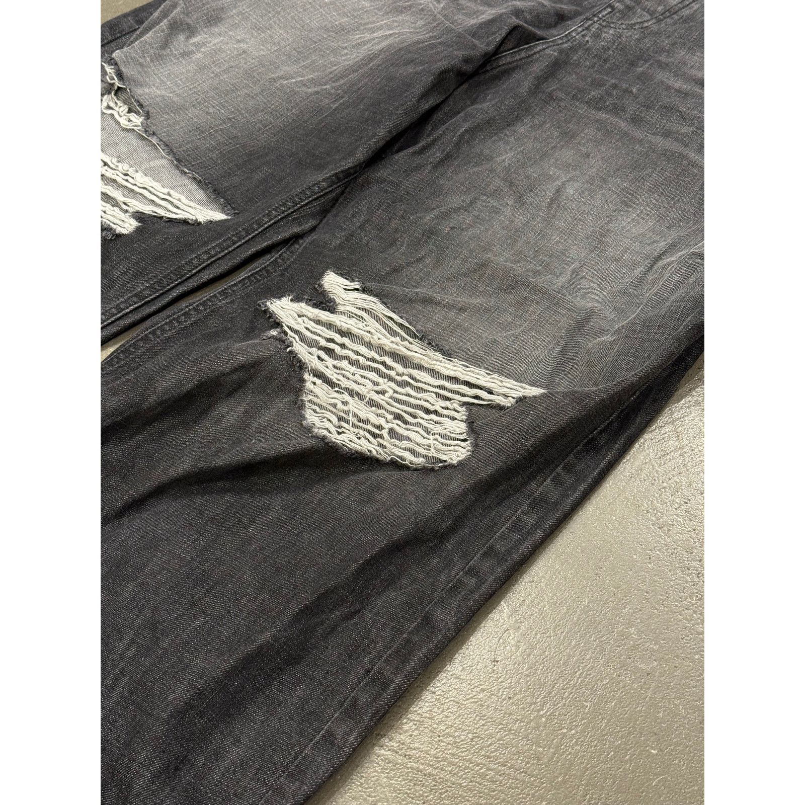 Balenciaga A/W2021 Balenciaga "skater" wide distressed baggy jeans Size 26" / US 2 / IT 38 - 4 Thumbnail