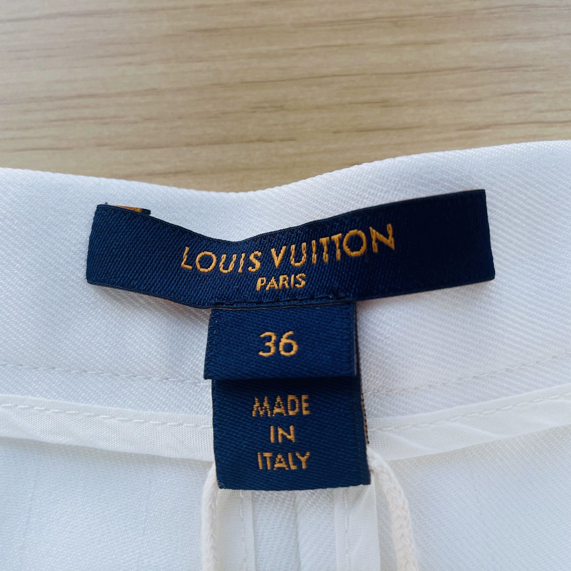Louis Vuitton LOUIS VUITTON pleated skort women's white 36 99 new Size 26" / US 2 / IT 38 - 5 Thumbnail