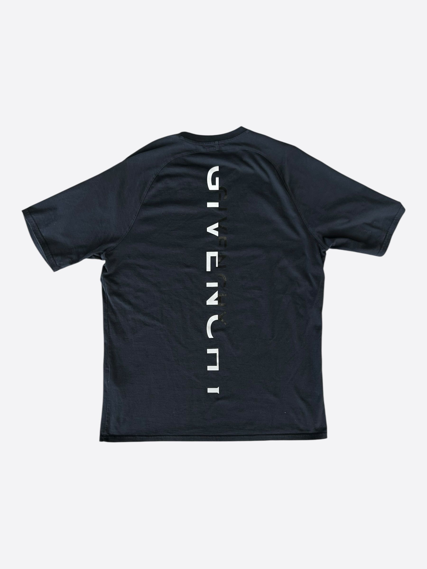 Givenchy Givenchy Black & White Split Logo T-Shirt Size US XL / EU 56 / 4 - 1 Thumbnail