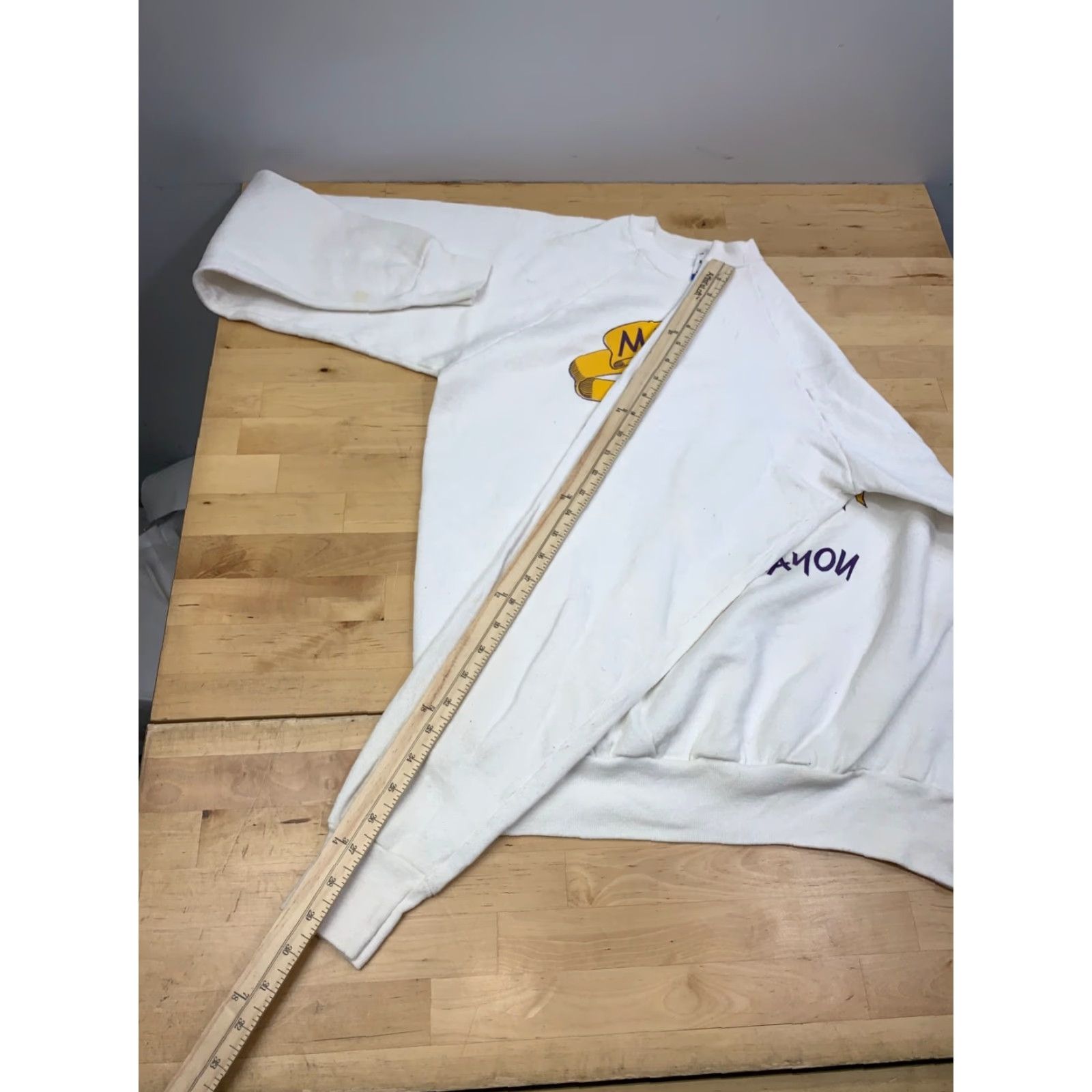 Fruit Of The Loom VINTAGE Fruit of the Loom Sweatshirt Mens XL White 80s Distress Bayou Mardi Gras Crew Neck Long Sleeve Pullover Graphic Print All Seasons 12507 Size US XL / EU 56 / 4 - 7 Thumbnail