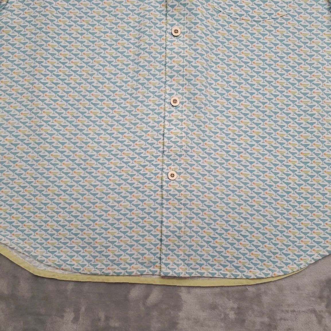 Tommy Bahama Tommy Bahama Shirt Men L Green Martini Glass Geometric Veracruz Cay Resort Aloha Casual Button-Up Short Sleeve Hawaiian Pattern Geometric N/A Size US L / EU 52-54 / 3 - 2 Thumbnail