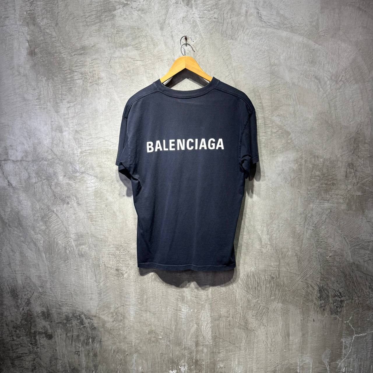 Balenciaga Balenciaga spell out logo tee Size US M / EU 48-50 / 2 - 1 Thumbnail