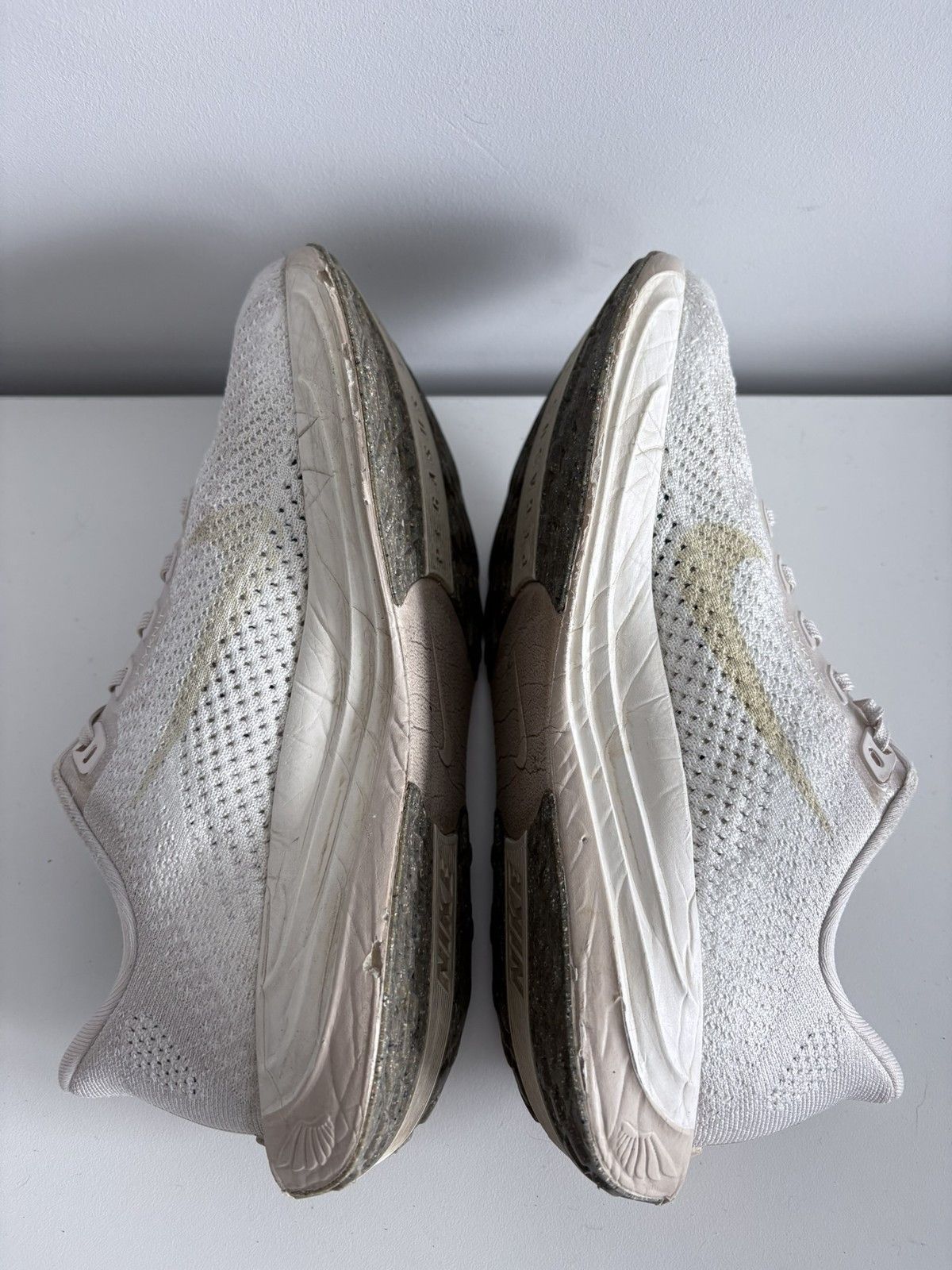 Nike Nike ZoomX Invincible Run Flyknit beige women's size 38.5 Size US 8.5 / IT 38.5 - 7 Thumbnail