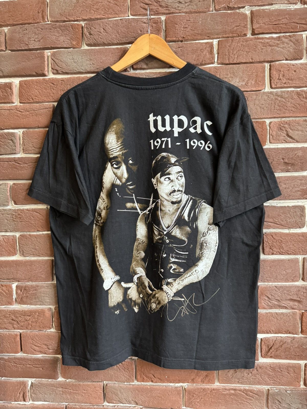 Band Tees Vintage 90s 2pac Tupac Head Shot Grail Tee Rap Band XL black Size US XL / EU 56 / 4 - 2 Thumbnail