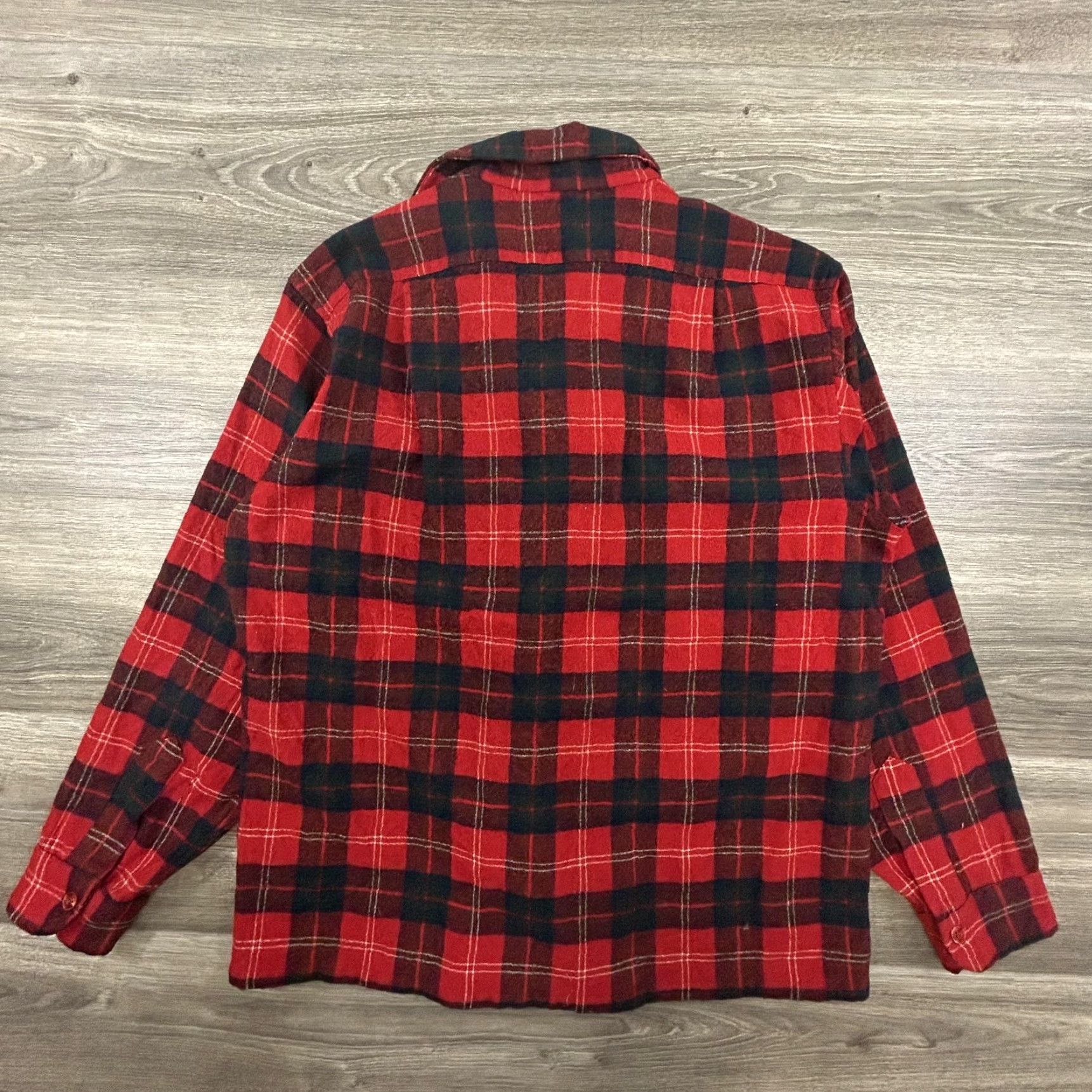 Pendleton VINTAGE Pendleton Board Shirt Mens Large 60s Buffalo Wool Flannel Loop Collar Red Plaid Shirt Mens L Wool 60s Size US L / EU 52-54 / 3 - 2 Thumbnail