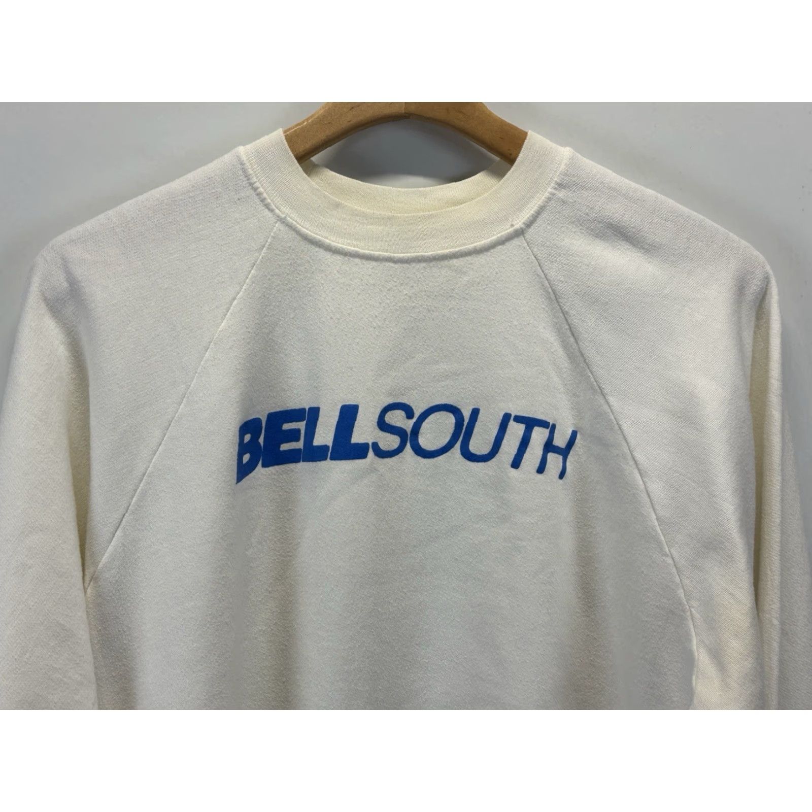 Vintage VINTAGE The White House 80s Sweatshirt XL White Graphic Print Pullover Mens Size US XL / EU 56 / 4 - 2 Thumbnail