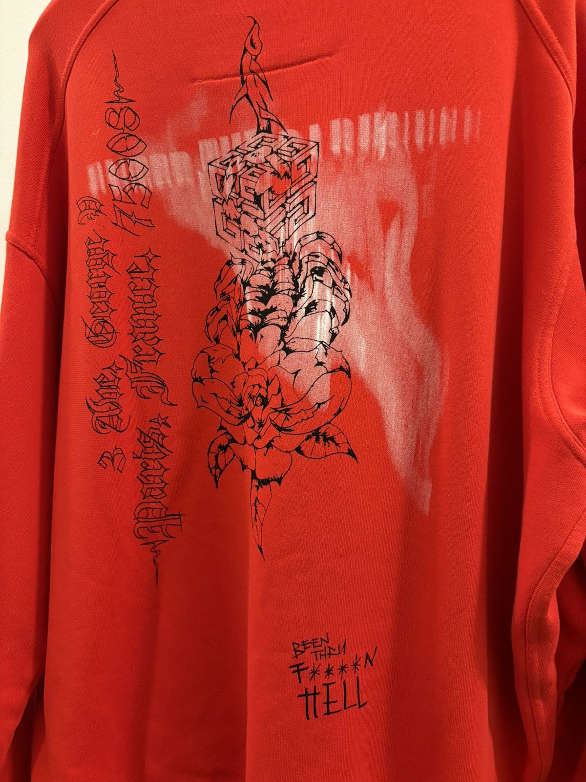 Givenchy Givenchy Emblem - been thru hell sweatshirt - M Size US M / EU 48-50 / 2 - 8 Thumbnail