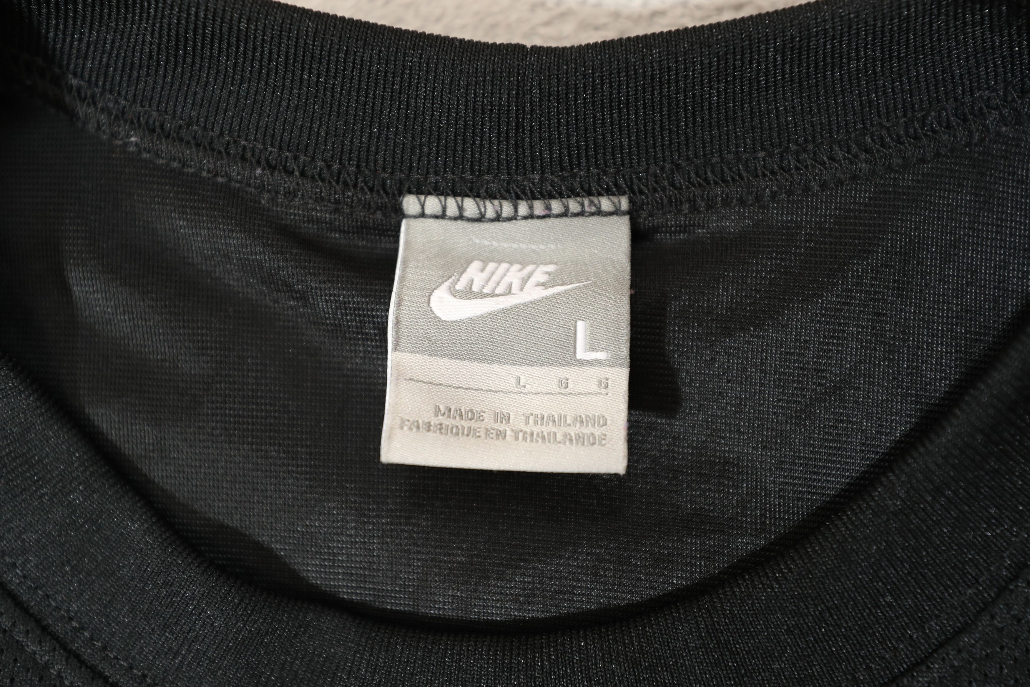Nike Nike Black Athletic Polyester Shirt (L) Size US L / EU 52-54 / 3 - 9 Thumbnail