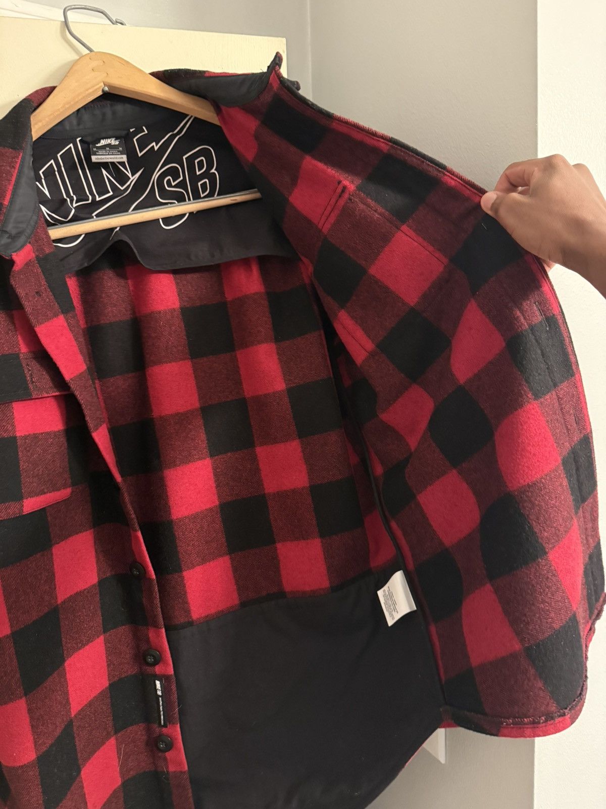 Nike Nike red and black wool flannel Size US M / EU 48-50 / 2 - 4 Thumbnail