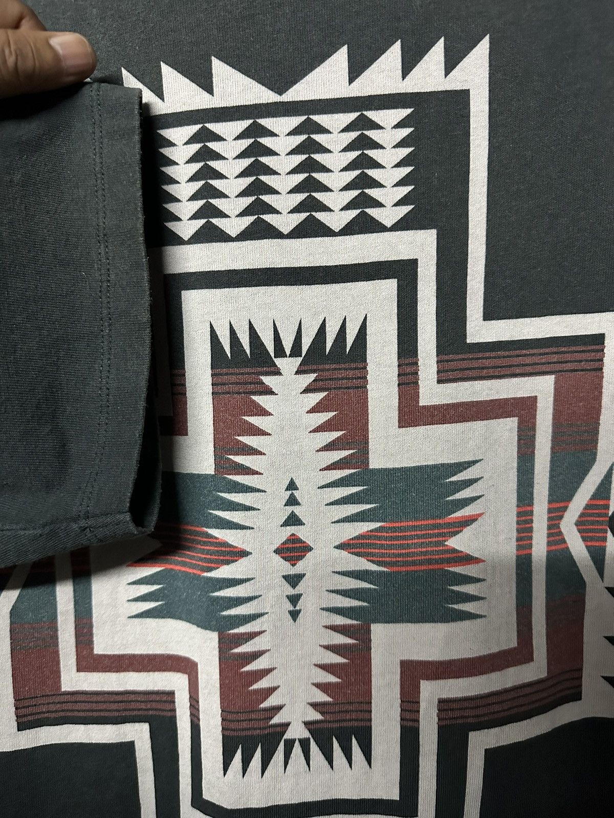 Pendleton × Vintage Vintage Pendleton Native Navajo Sun Faded Tee Size US L / EU 52-54 / 3 - 3 Thumbnail