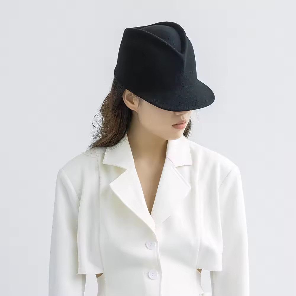 Other Fashion Wool Winter Peaked Cap Size ONE SIZE - 1 Thumbnail