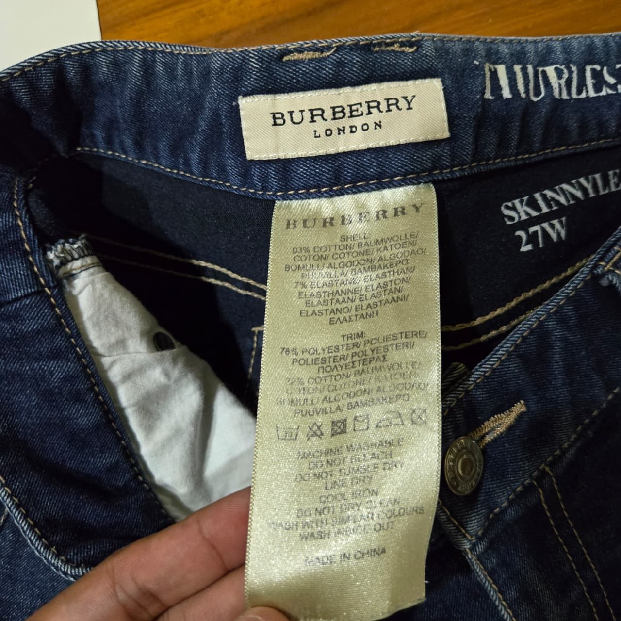 Burberry Burberry London "Thurleston" Vintage Nova Check Cuff Denim Size 25" / US 0 / IT 36 - 4 Thumbnail