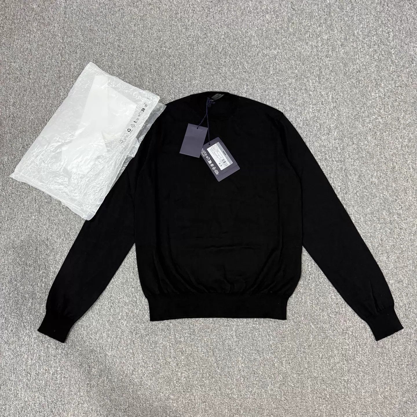 Prada Black Long-Sleeve Knit Sweater Size US S / EU 44-46 / 1 - 1 Thumbnail