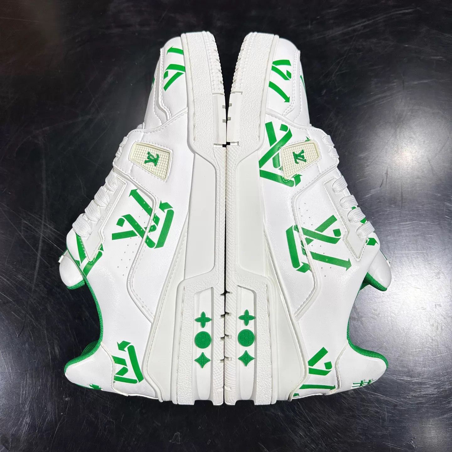Louis Vuitton LV Trainer White Green Men's 41.5 (UK7.5) Size US 8.5 / EU 41-42 - 7 Thumbnail