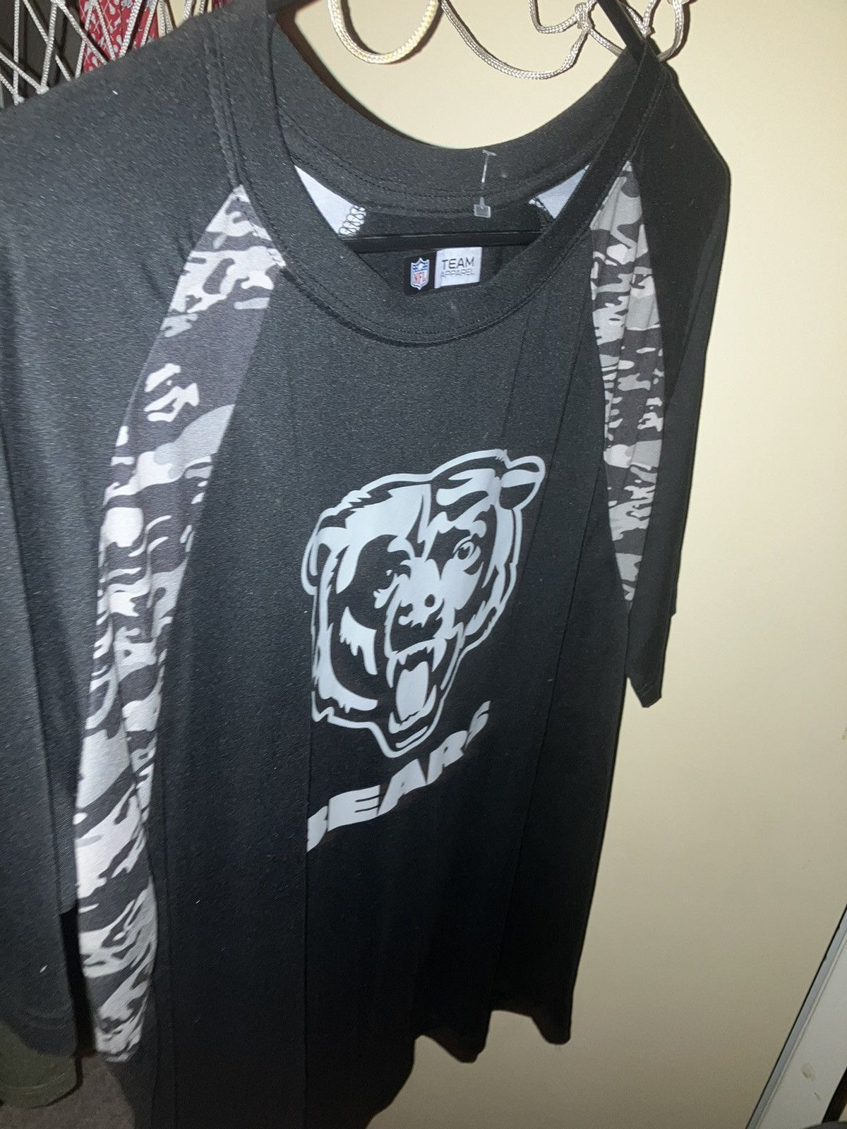 NFL Chicago bears nfl team football camo athletic shirt medium Size US M / EU 48-50 / 2 - 7 Thumbnail