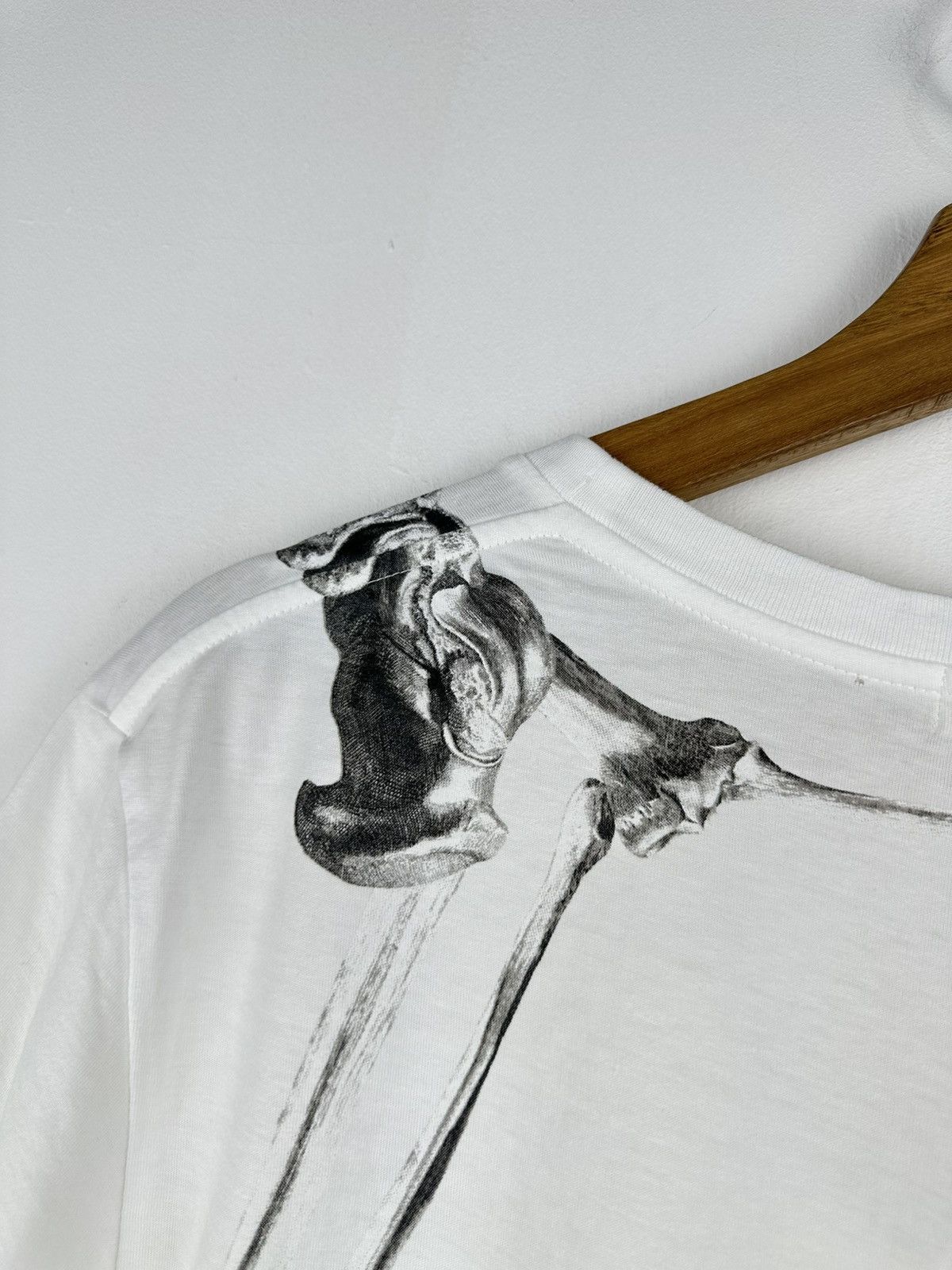 Alexander McQueen Alexander McQueen Shoulder Bones 2014 Tee Size US M / EU 48-50 / 2 - 6 Thumbnail