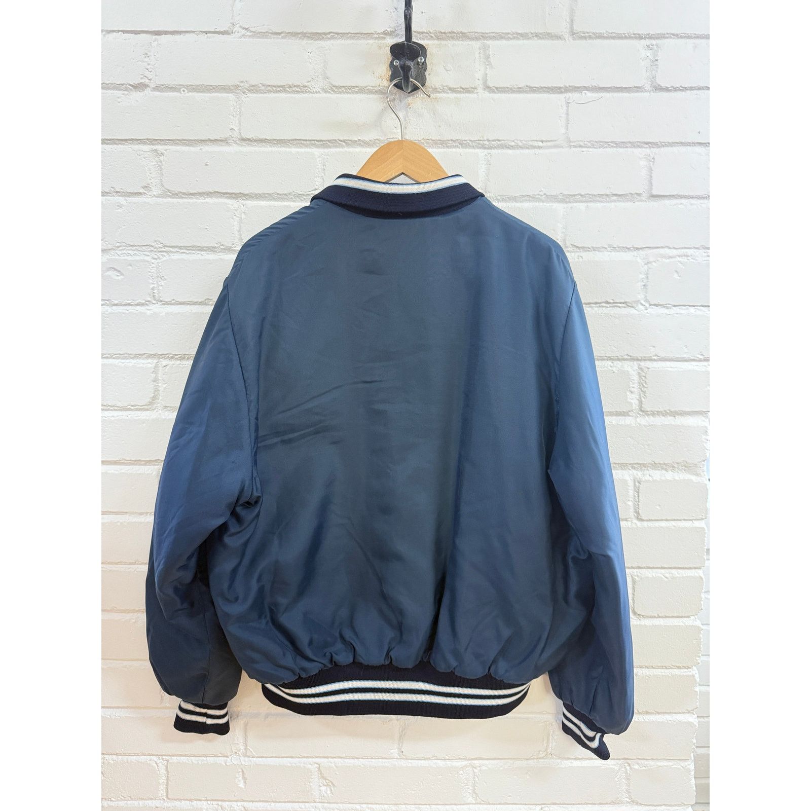 Vintage Vintage 80s/90s Avon Sportswear Bomber Jacket Size L Size US L / EU 52-54 / 3 - 2 Thumbnail