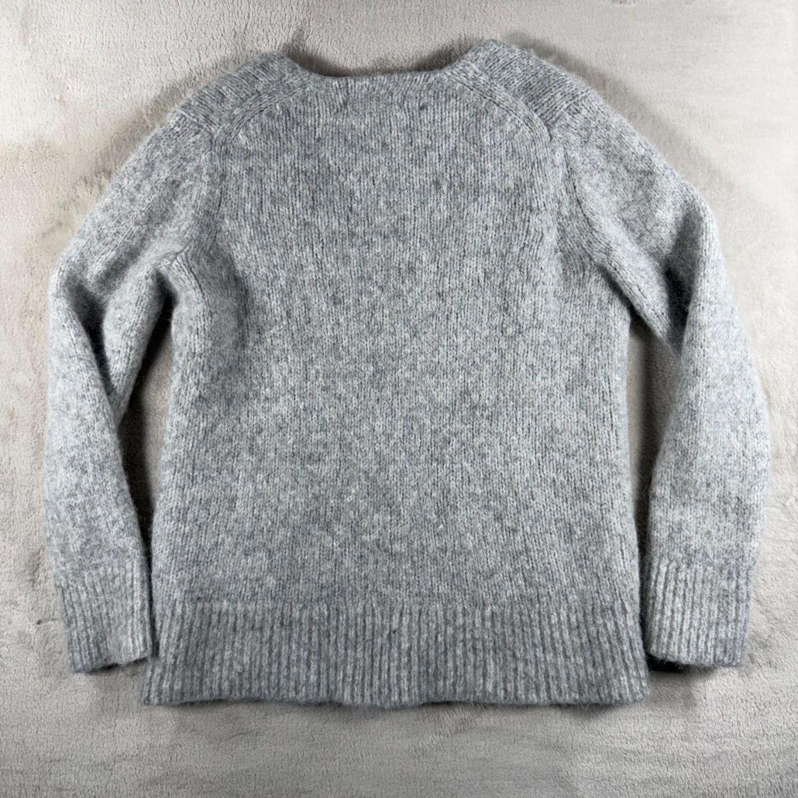 Banana Republic Banana Republic Cardigan Women's M Grey V-Neck Knit Size M / US 6-8 / IT 42-44 - 8 Thumbnail
