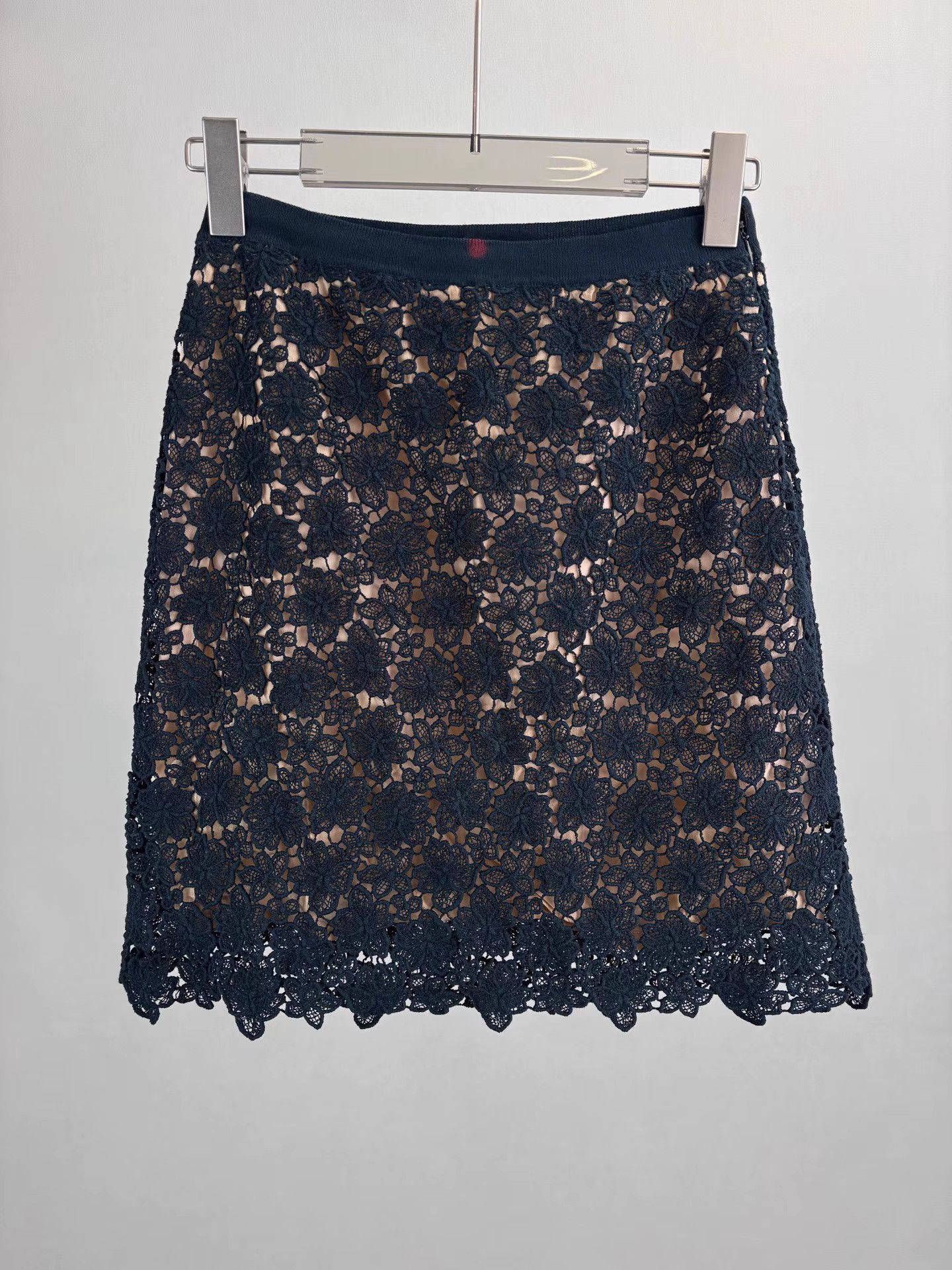 Dior DIOR Lace Midi Skirt K1 Size 26" / US 2 / IT 38 - 1 Thumbnail