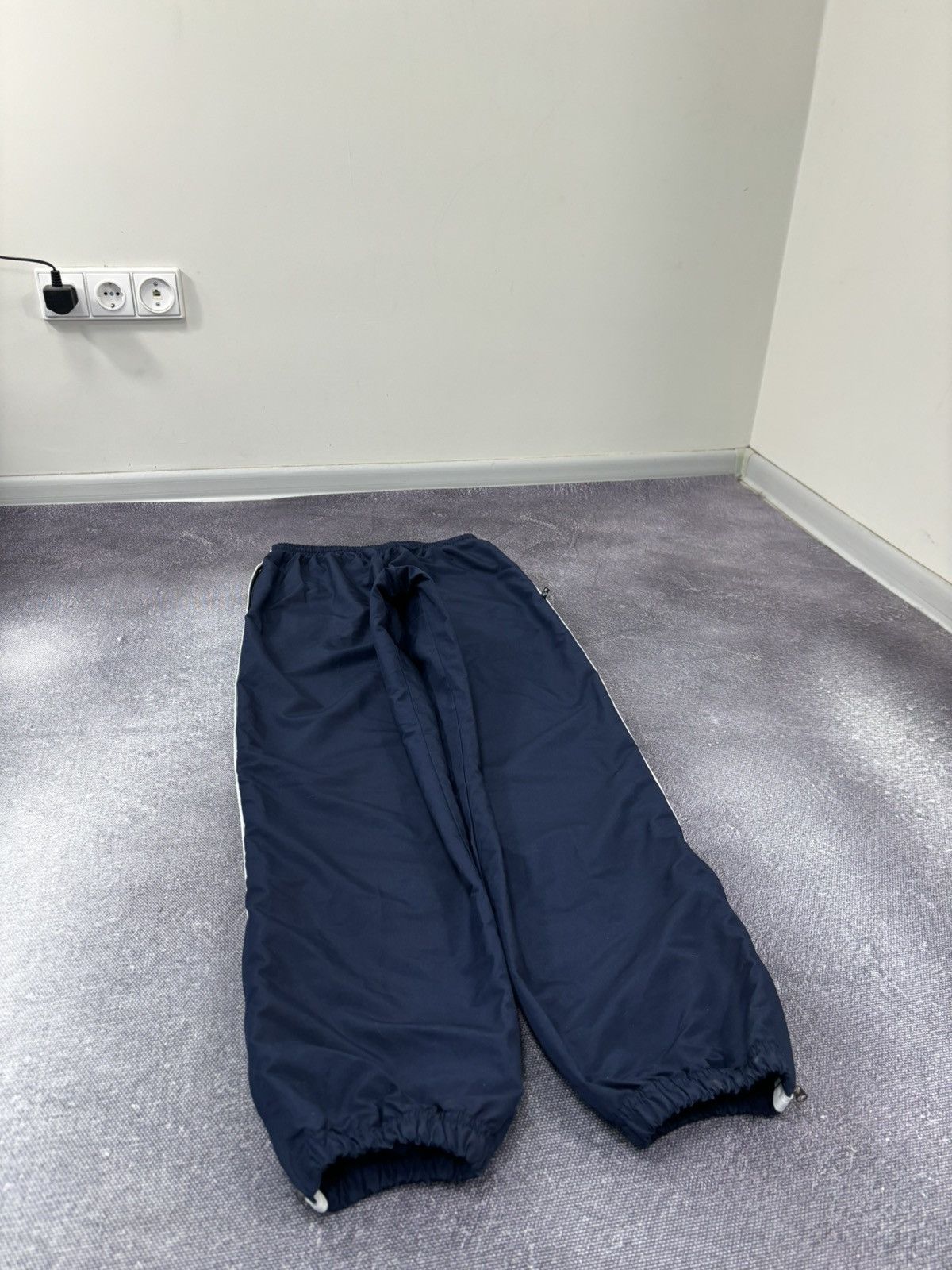 Nike Vintage Nike Y2K Navy/White Hype Nylon Baggy Track Pants Size US 32 / EU 48 - 20 Thumbnail